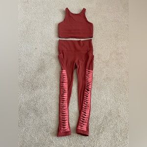 Athleta Conscious Crop & Salutation 7/8 Powervita Legging Set Size S Pre-owned